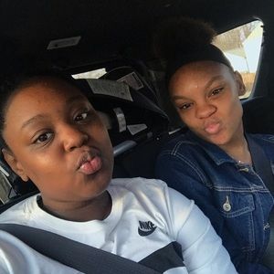 Meet your Posher, Lakima